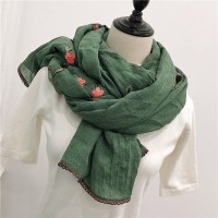 Шарф зелений з вишивкою Шарф зелений з вишивкою