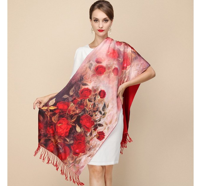 Шовковий шарф-палантин з трояндами